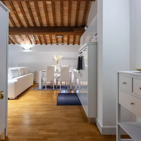 Eleganza Fronte Castello Estense Apartment