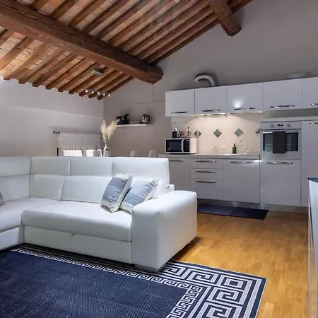 Apartment Eleganza Fronte Castello Estense *